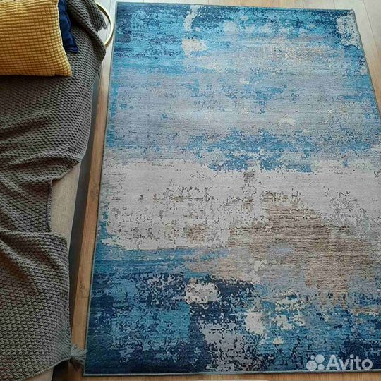 Ковер в современный интерьер. Новый, безворсовый