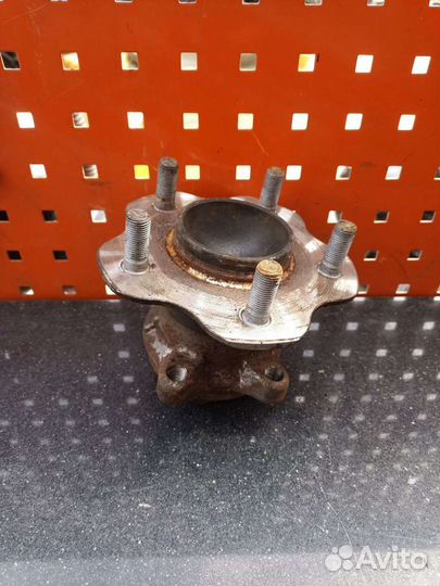 Ступица задняя Nissan Juke