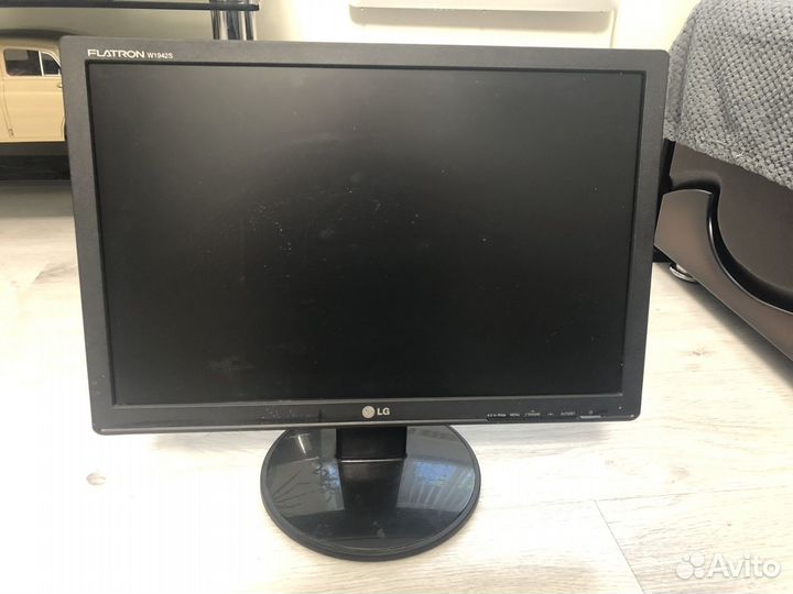 Монитор LG 19 дюймов