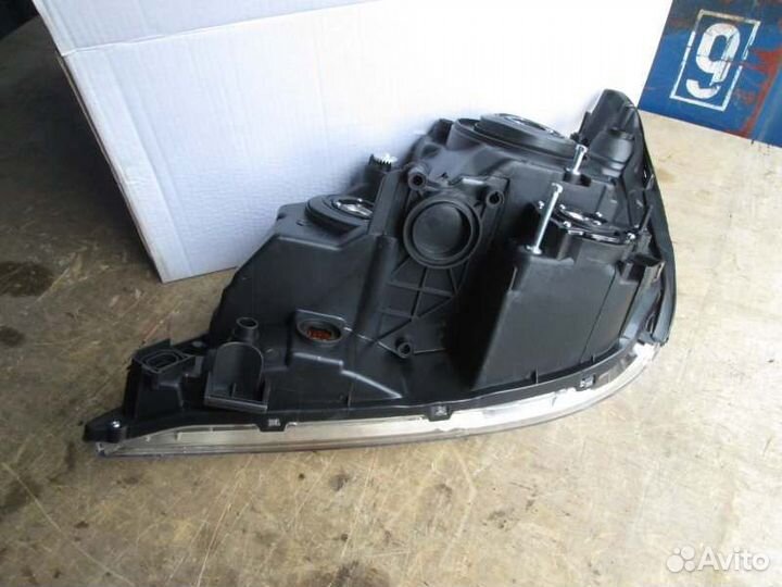 Фара правая Toyota Harrier ACU15