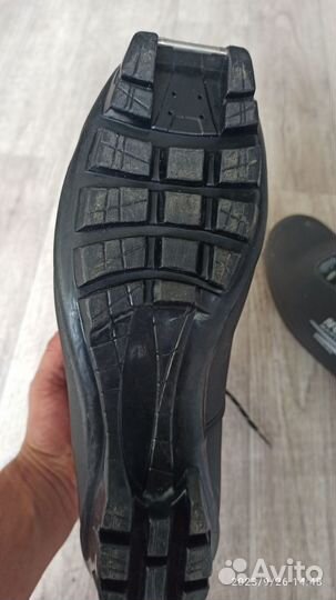 Лыжные ботинки