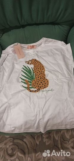Новая шикарная футболочка р-р 44-46