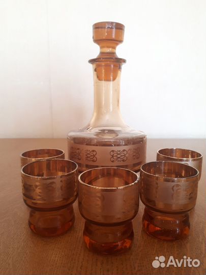 Графин с рюмками