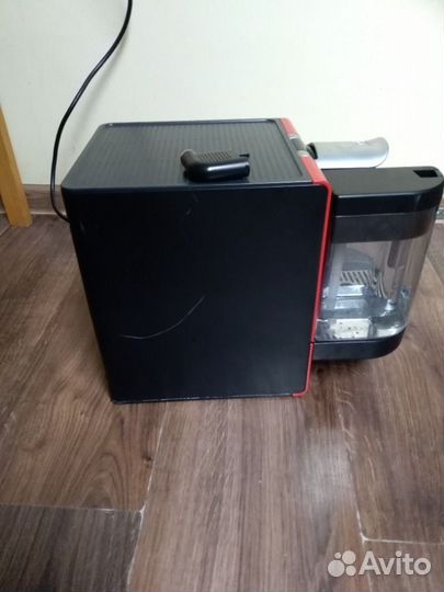 Кофемашина Delonghi EN 660 R nespresso