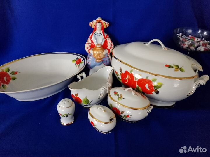 Часть столового сервиза