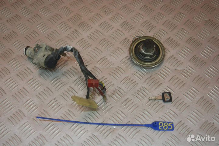 Замок зажигания (комплект) Honda VT250Z, MC08E