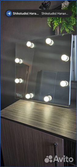 Зеркало для визажиста или бровиста с лампочками