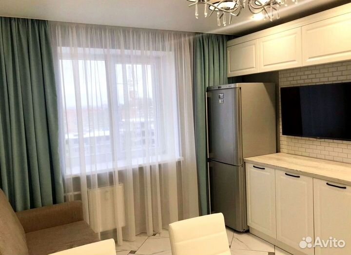 Кухонный гарнитур в современном стиле на заказ