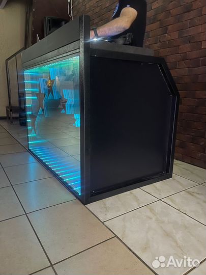 Стол для диджея