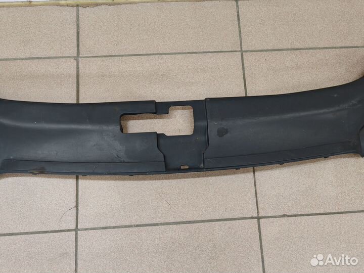 Накладка бампера верх Audi Q7 4L 4L0807081