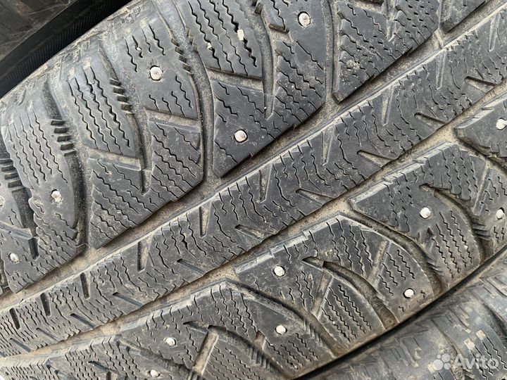 Bridgestone Ice Cruiser 7000 235/65 R17