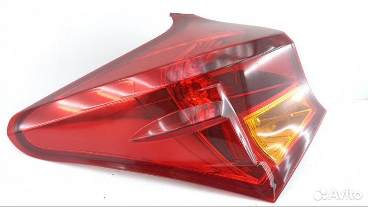 Стоп левый Toyota Auris NZE181