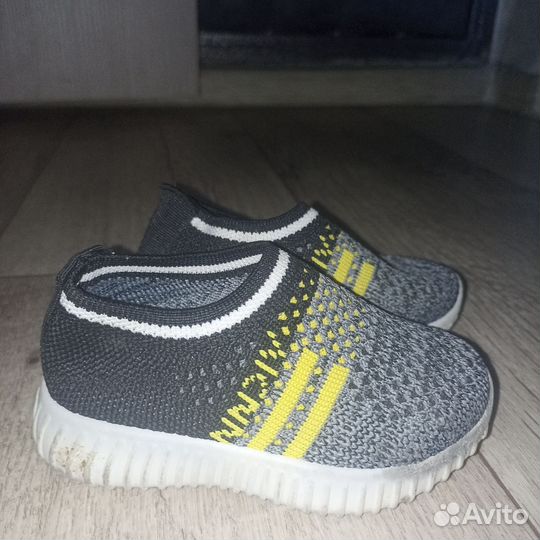 Сандали, кроссовки