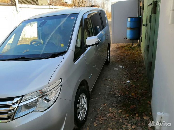 Nissan Serena 2.0 CVT, 2015, 143 000 км