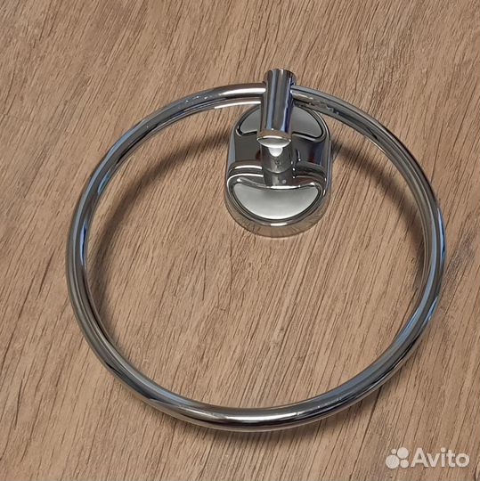 Аксессуары для ванной, туалета, кухни