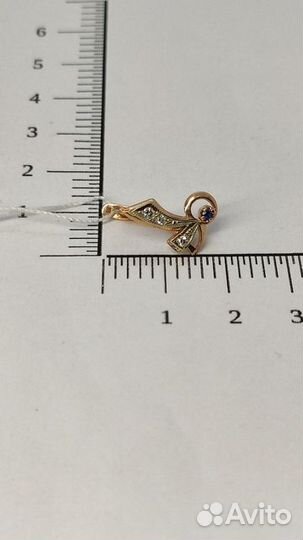 Золотые серьги с бриллиантом