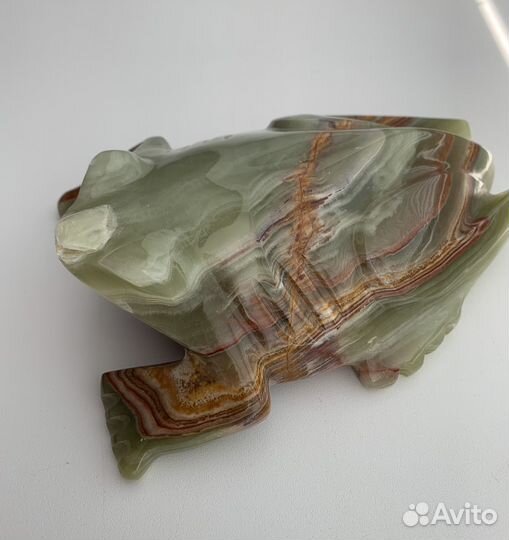 Денежная лягушка из Оникса