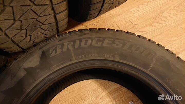 Bridgestone Blizzak DM-V2 225/65 R17 102S