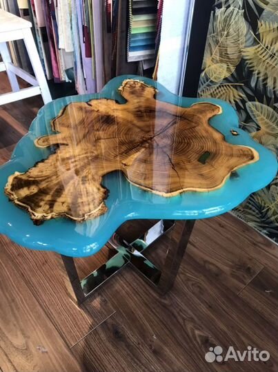 Стол обеденный