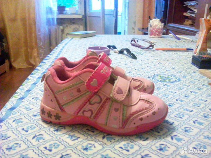 Детские кроссовки