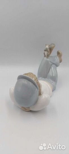 Редкая статуэтка мальчик с белкой zaphir lladro