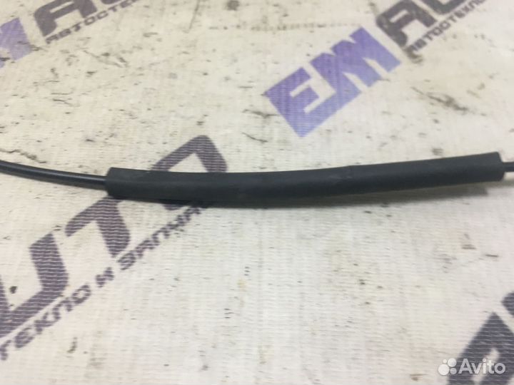 Трос замка двери передней правой Хендай Санта Фе