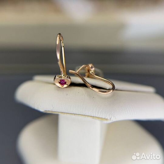 Золотые серьги 585 пробы с рубином