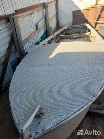 Моторная лодка