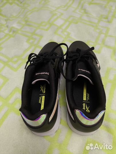 Кроссовки reebok женские новые 39