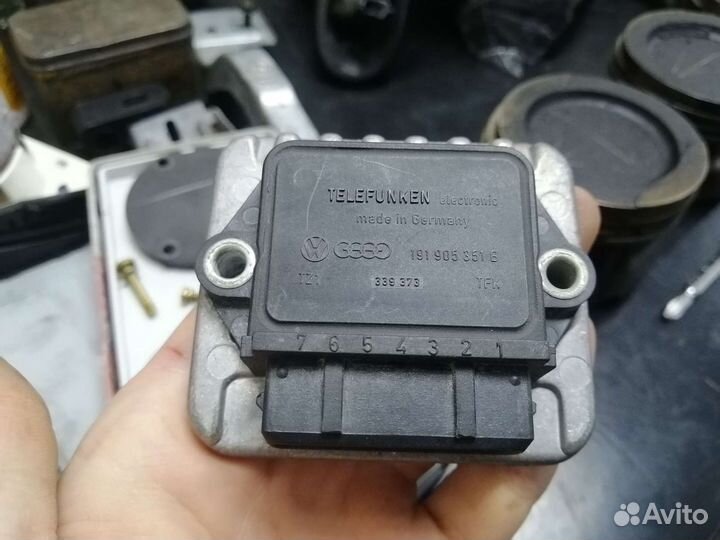 Коммутатор Ауди 80, 100, Passat B3