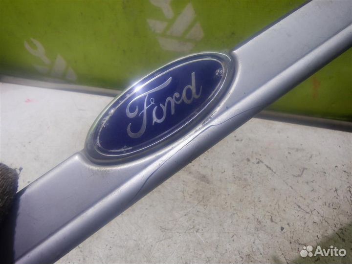 Накладка крышки багажника Форд Фокус 1