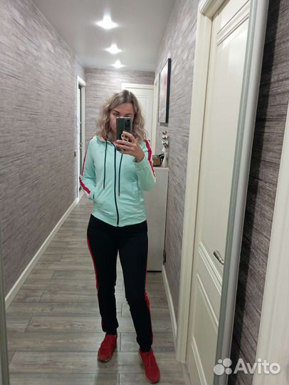 Спортивный костюм женский