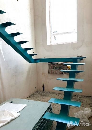 Лестничные перила кованные с монтажем