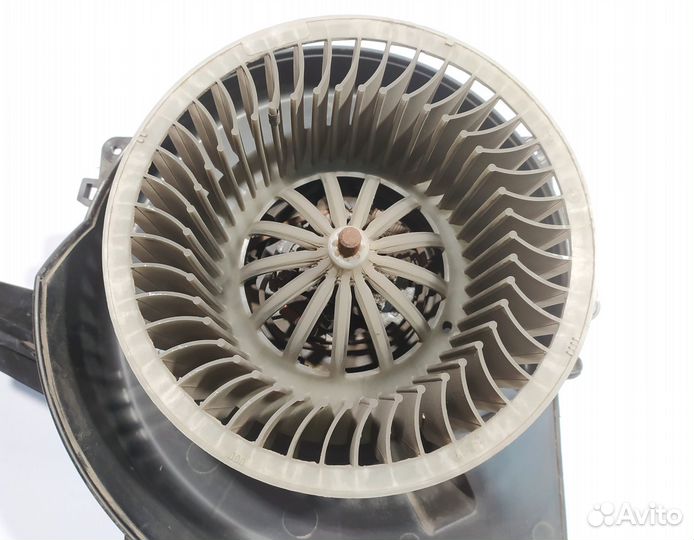 Моторчик печки на Skoda Fabia 2