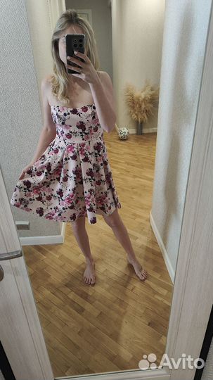 Платье состояние нового