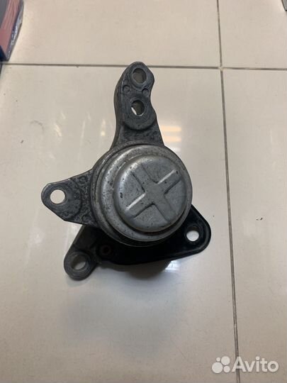 Опора двигателя правая Ford Mondeo 5 (1.5 ecoboost