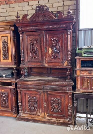 Антикварный буфет