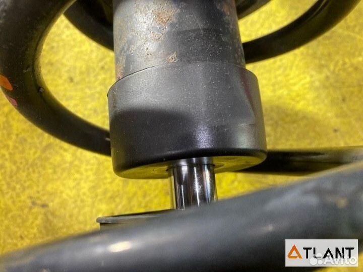 Стойка подвески передний audi A4