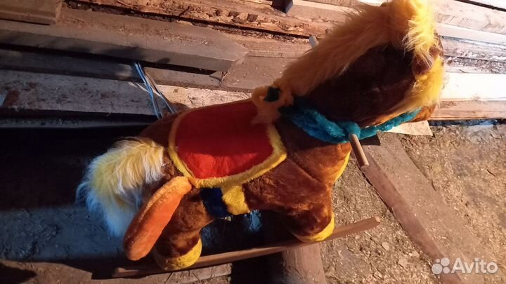 Детская качалка лошадь