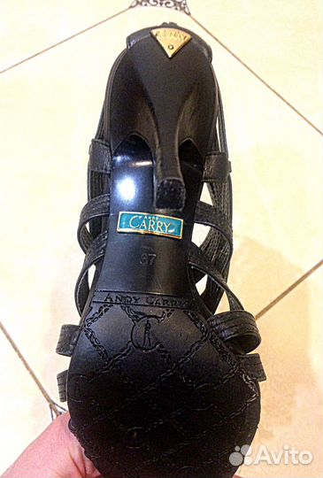 Босоножки натуральная кожа Andy Carry