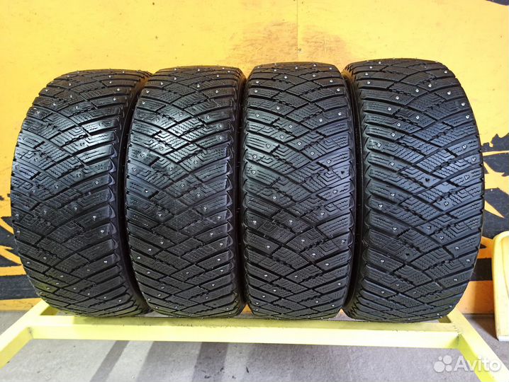 Goodyear Ultragrip Ice Arctic 205/50 R17