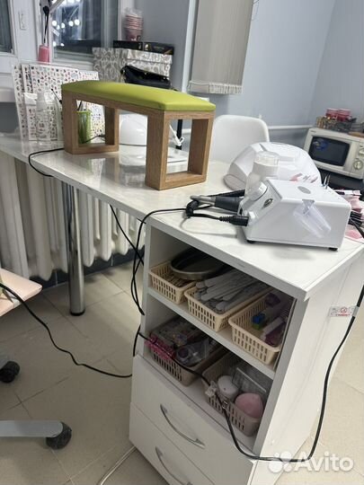 Маникюрный стол / письменный стол