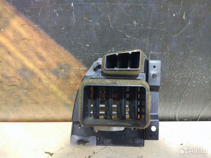 Воздуховод передний правый Lincoln Navigator 5.4L