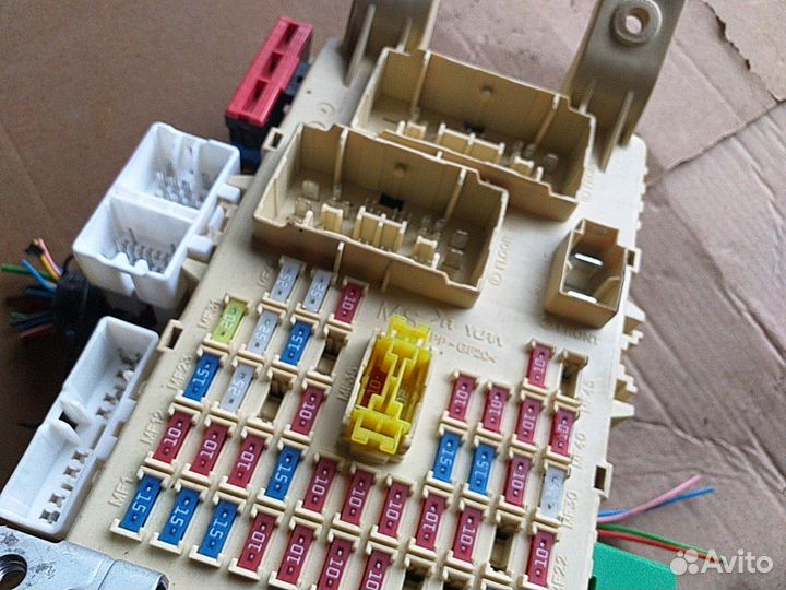 Салонный блок предохранитель Kia Rio 3