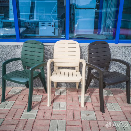 Кресло пластиковое усиленное