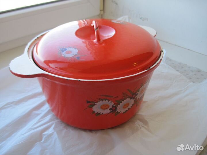 Чугунные сковорода гриль и кастрюля