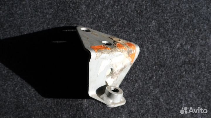 Кронштейн крепления кпп mazda roadster miata mx5