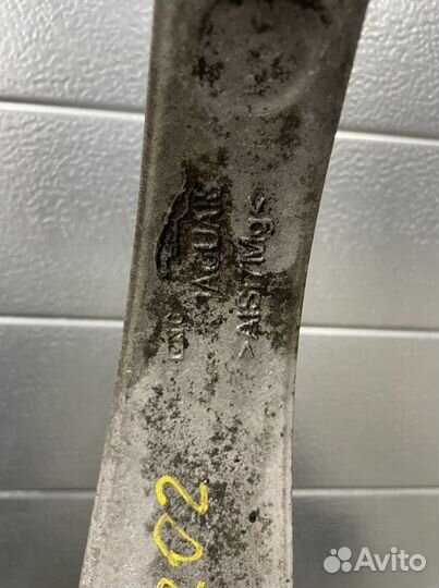 Кулак передний Jaguar xj x351