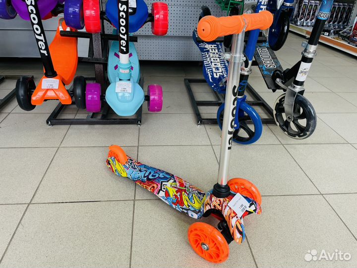 Самокат детский трехколесный