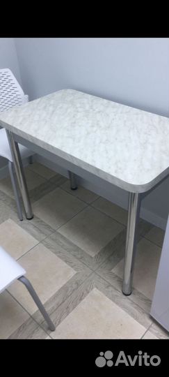 Кухонный стол